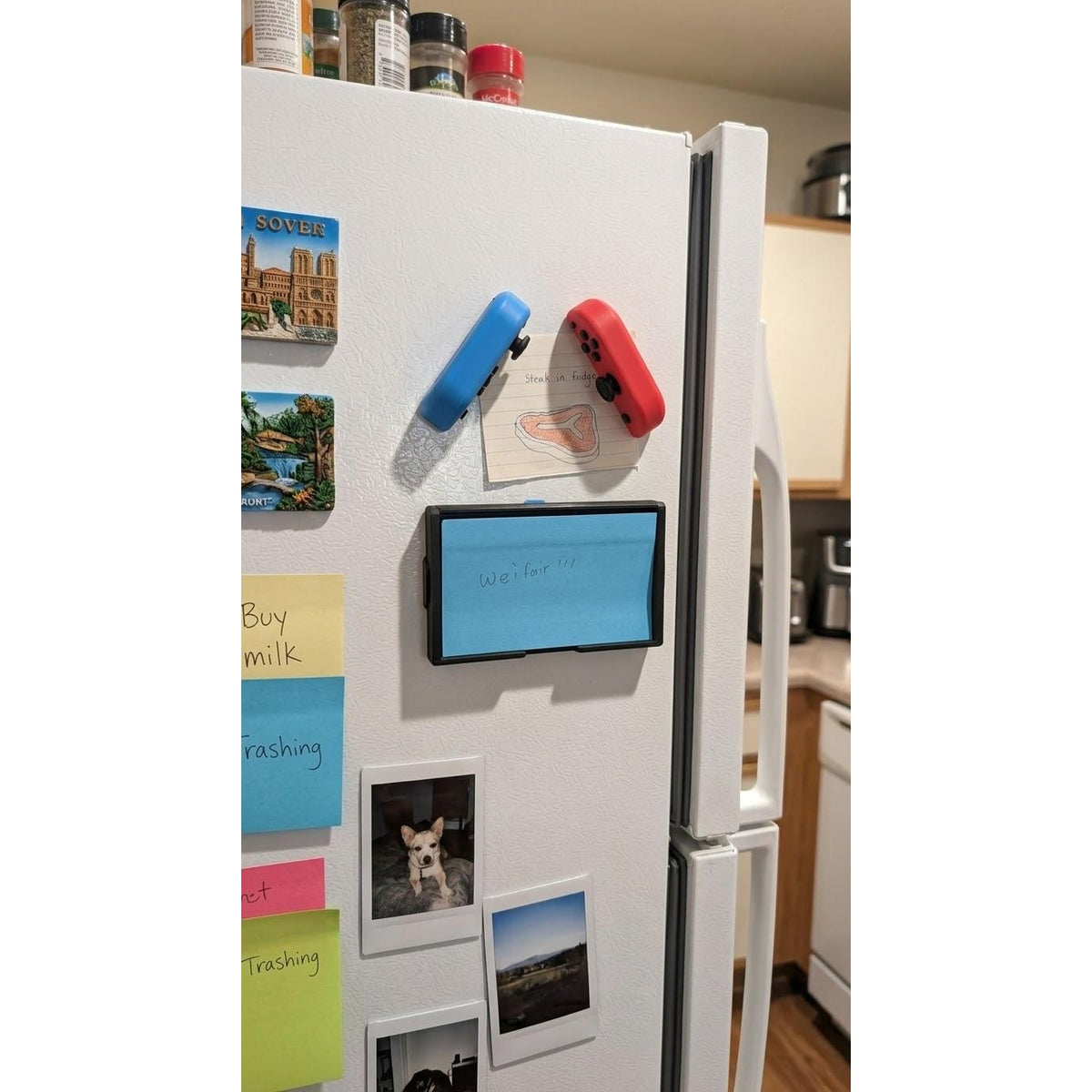Controller-style magnetic sticky note 3D printed holder, view 8