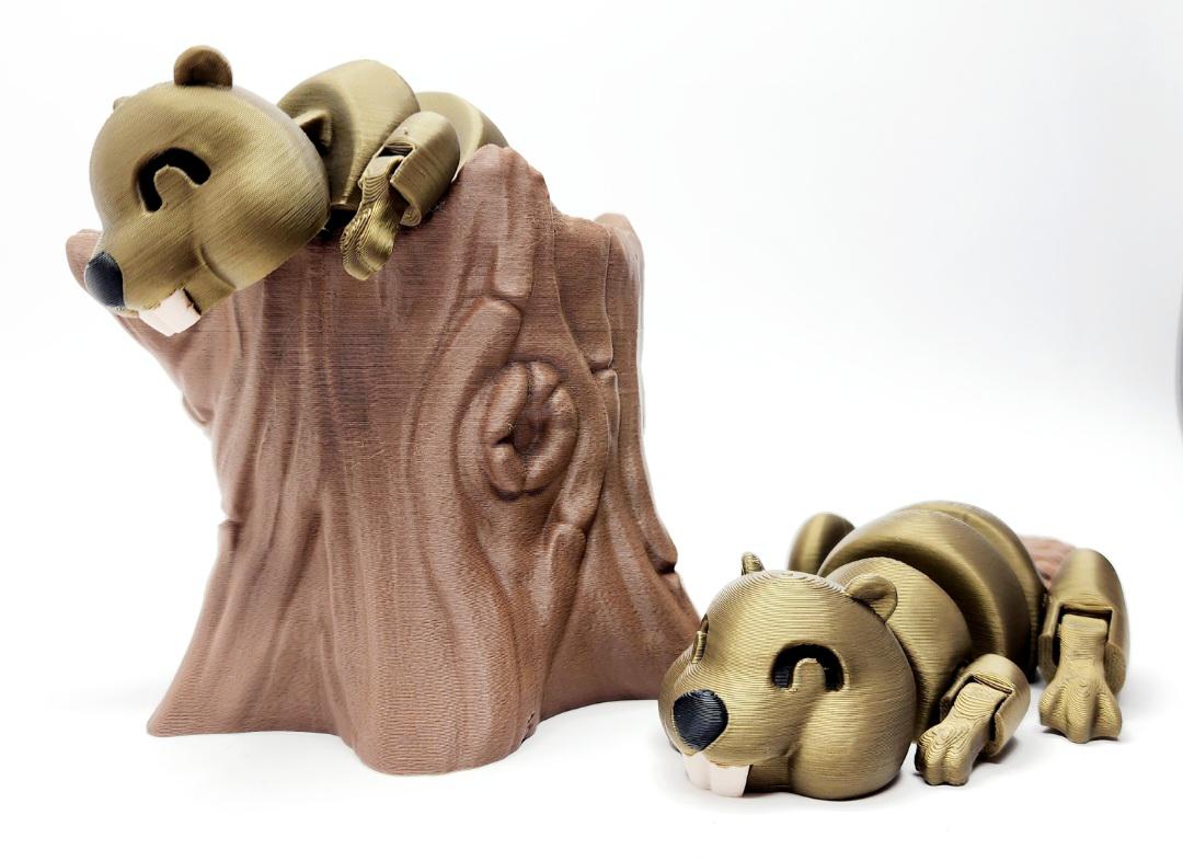 3D printed Articulated Beaver with optional Tree Stump fidget, sensory toy.
