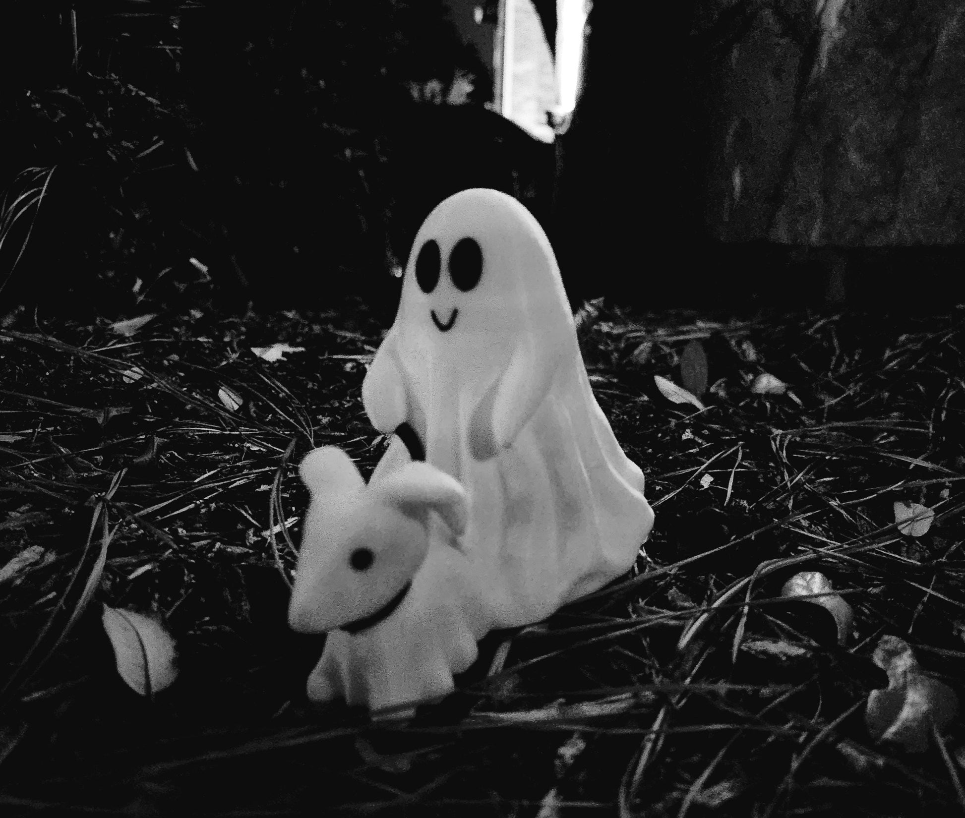 3D Printed Ghost walking dog desktop decoration.