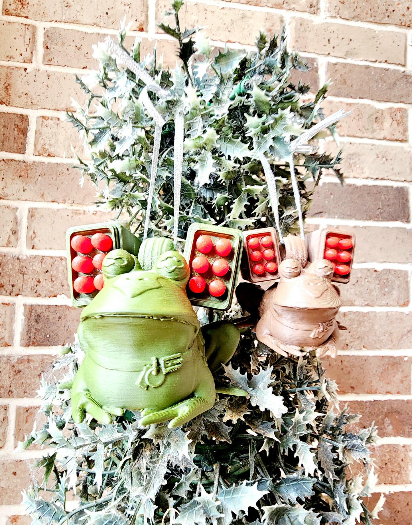 3D printed Hypno-Missile Toad Christmas Ornament, Desktop Decoration. (Mistletoe)