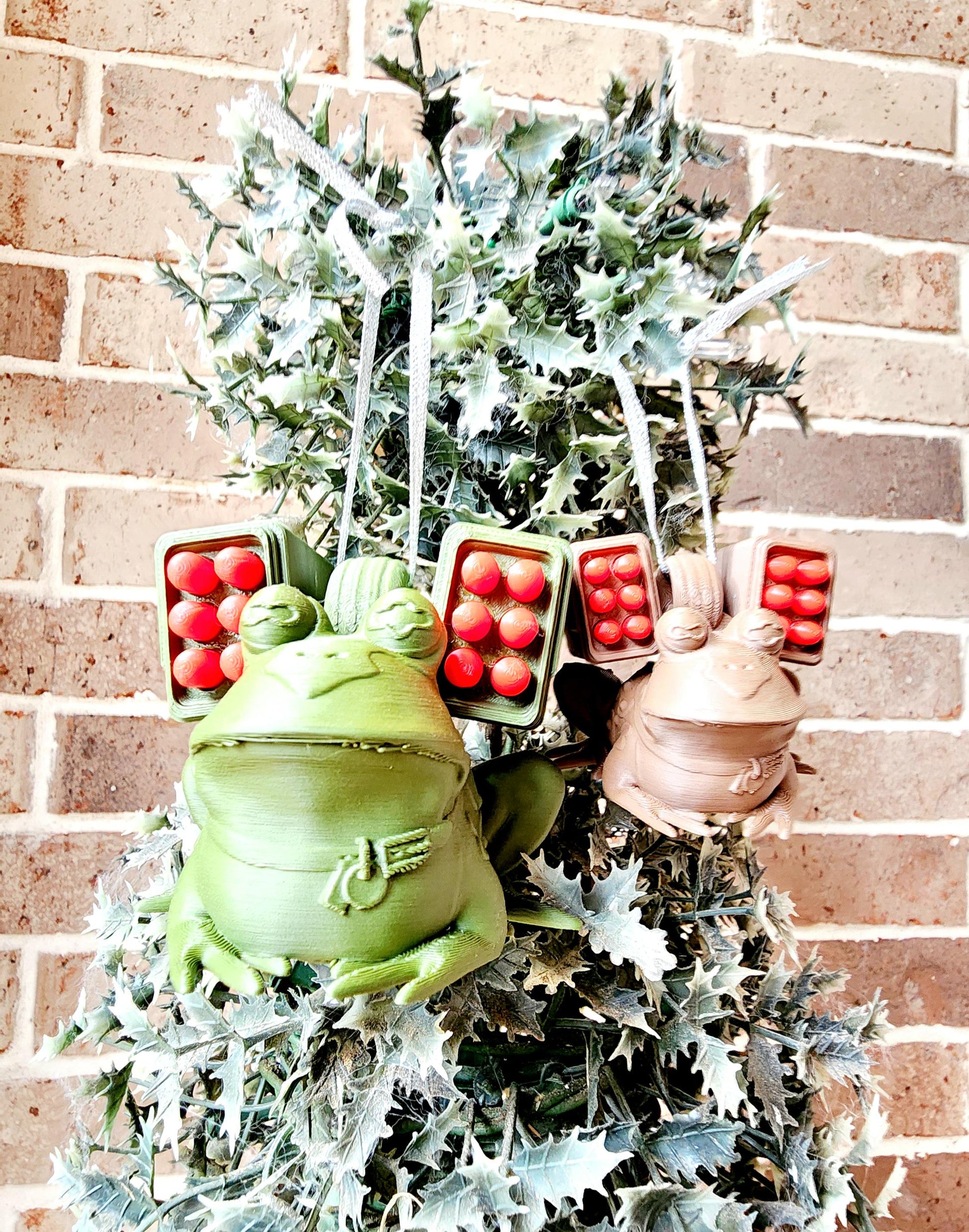 3D printed Hypno-Missile Toad Christmas Ornament, Desktop Decoration. (Mistletoe)