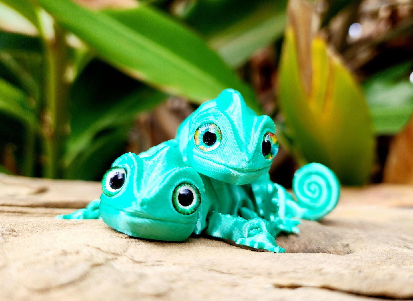 3D printed articulate Chameleon fidget toy, desk toy.
