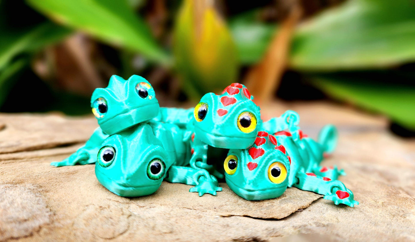 3D printed articulate Chameleon fidget toy, desk toy.