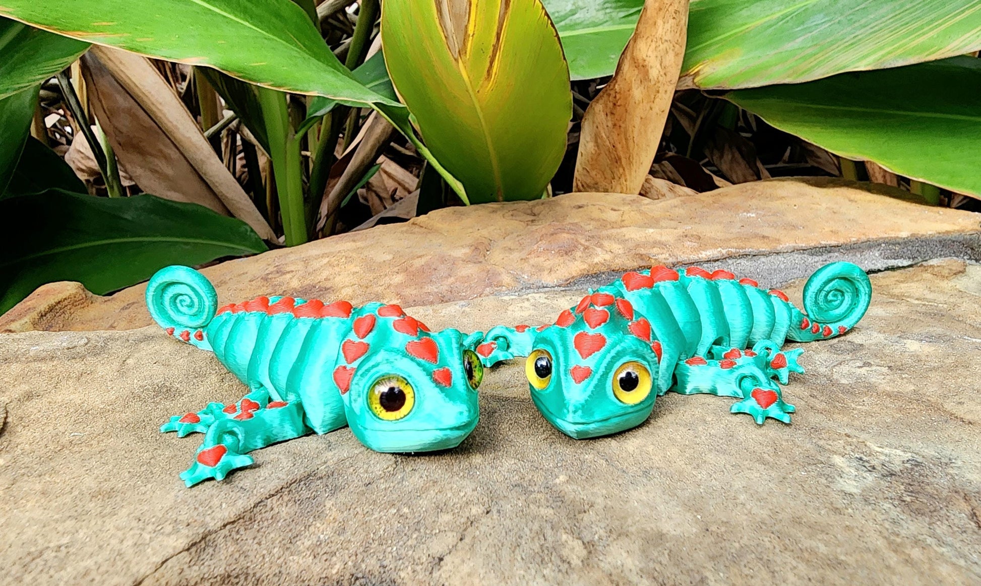3D printed articulate Chameleon fidget toy, desk toy.