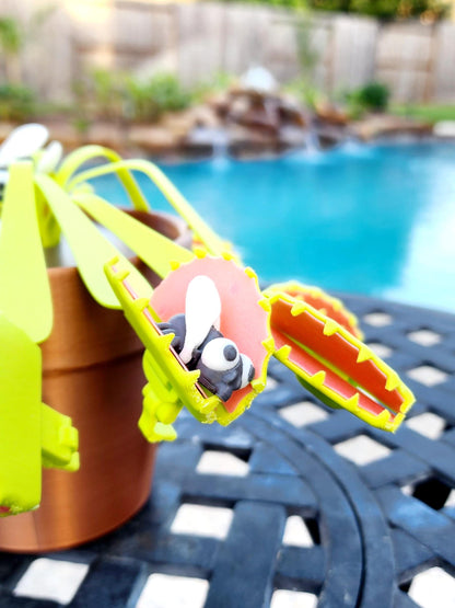 3D printed Venus fly trap decoration bag clip.