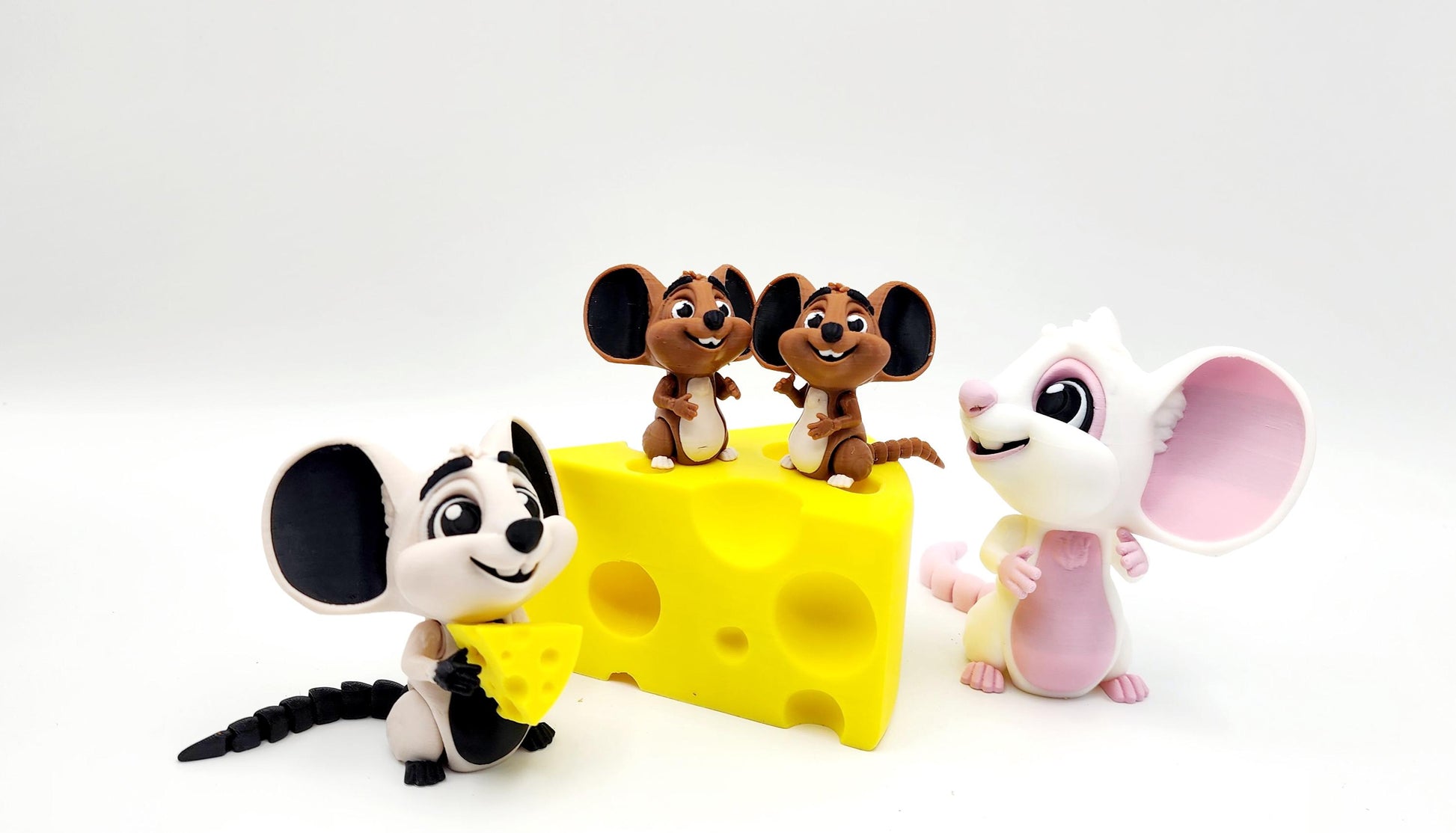 Adorable Mouse Fidget Toy | 3D Printed Articulated Mouse with Cheese | Poseable | Large, Medium, Small Sizes | Cute Gift or Desk Buddy