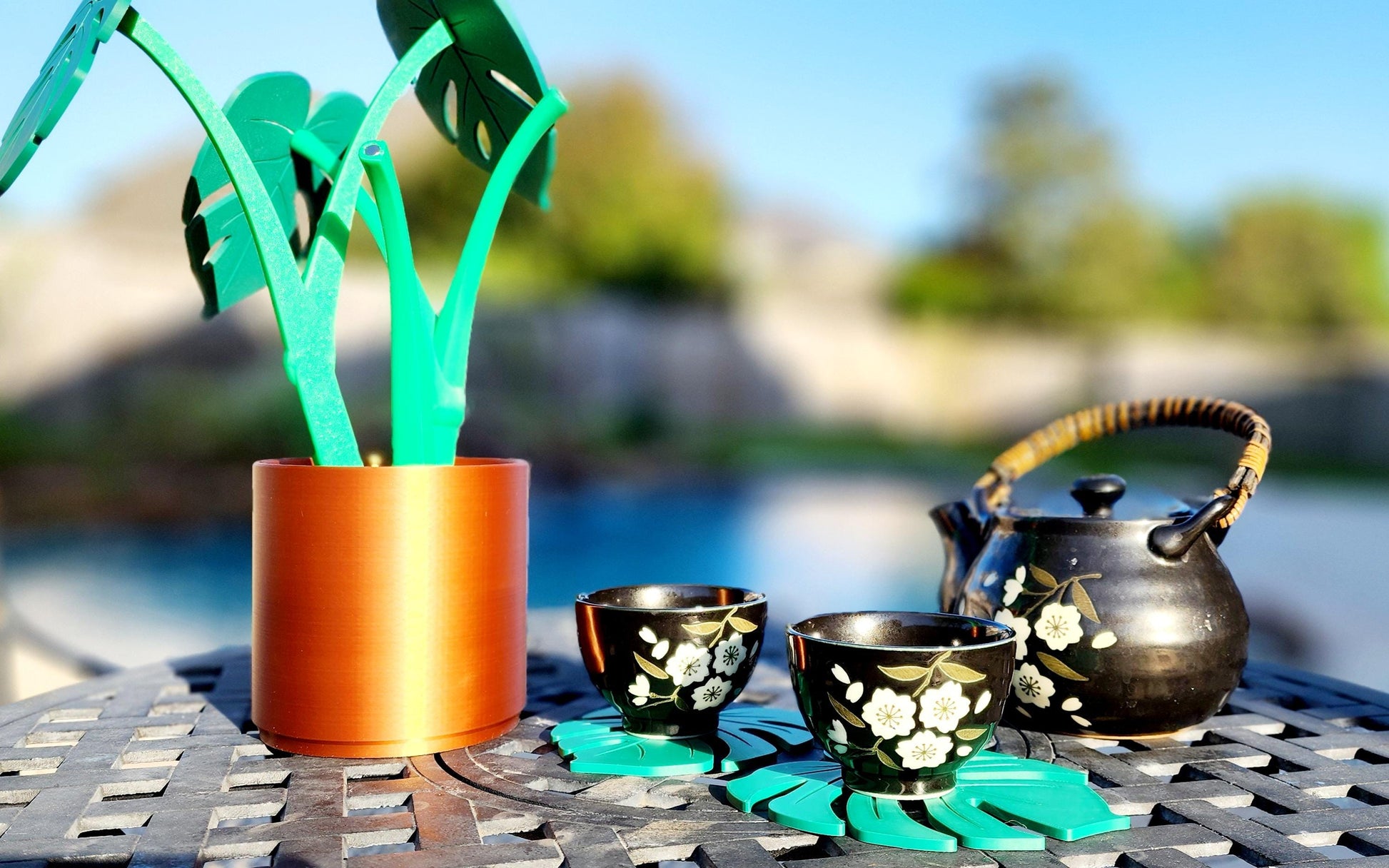 3D printed Monstera Coaster Set with optional armrest table.