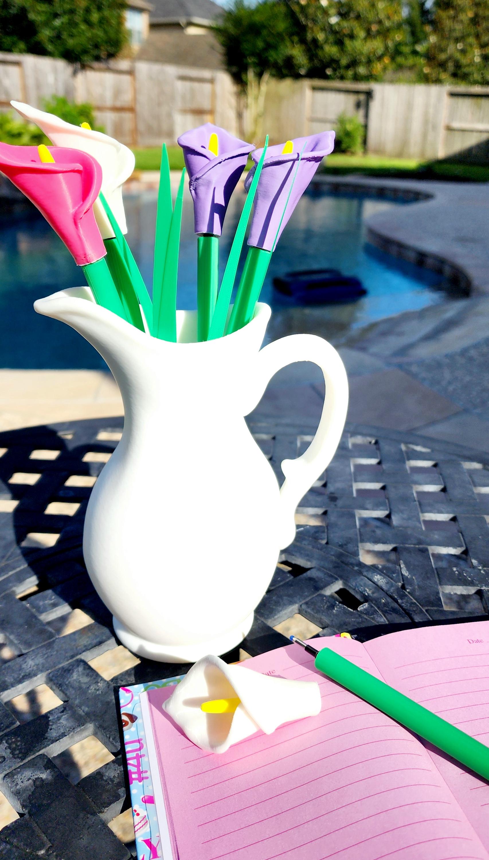 3D Printed Calla Lily Pen and Bookmark Set in Vase - Handmade Floral Desk Decor - Unique Gift for Teachers, Writers & Garden Lovers