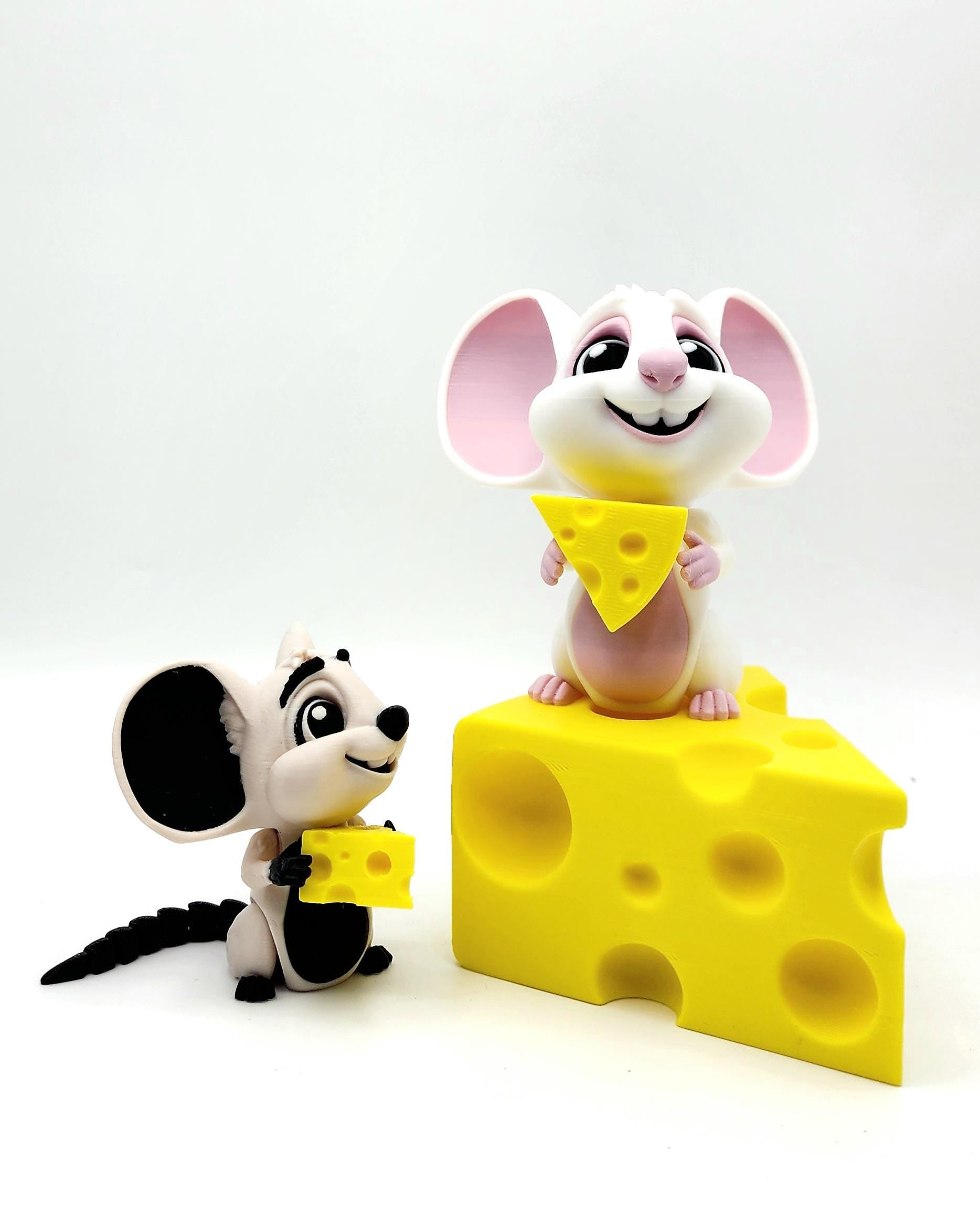 Adorable Mouse Fidget Toy | 3D Printed Articulated Mouse with Cheese | Poseable | Large, Medium, Small Sizes | Cute Gift or Desk Buddy