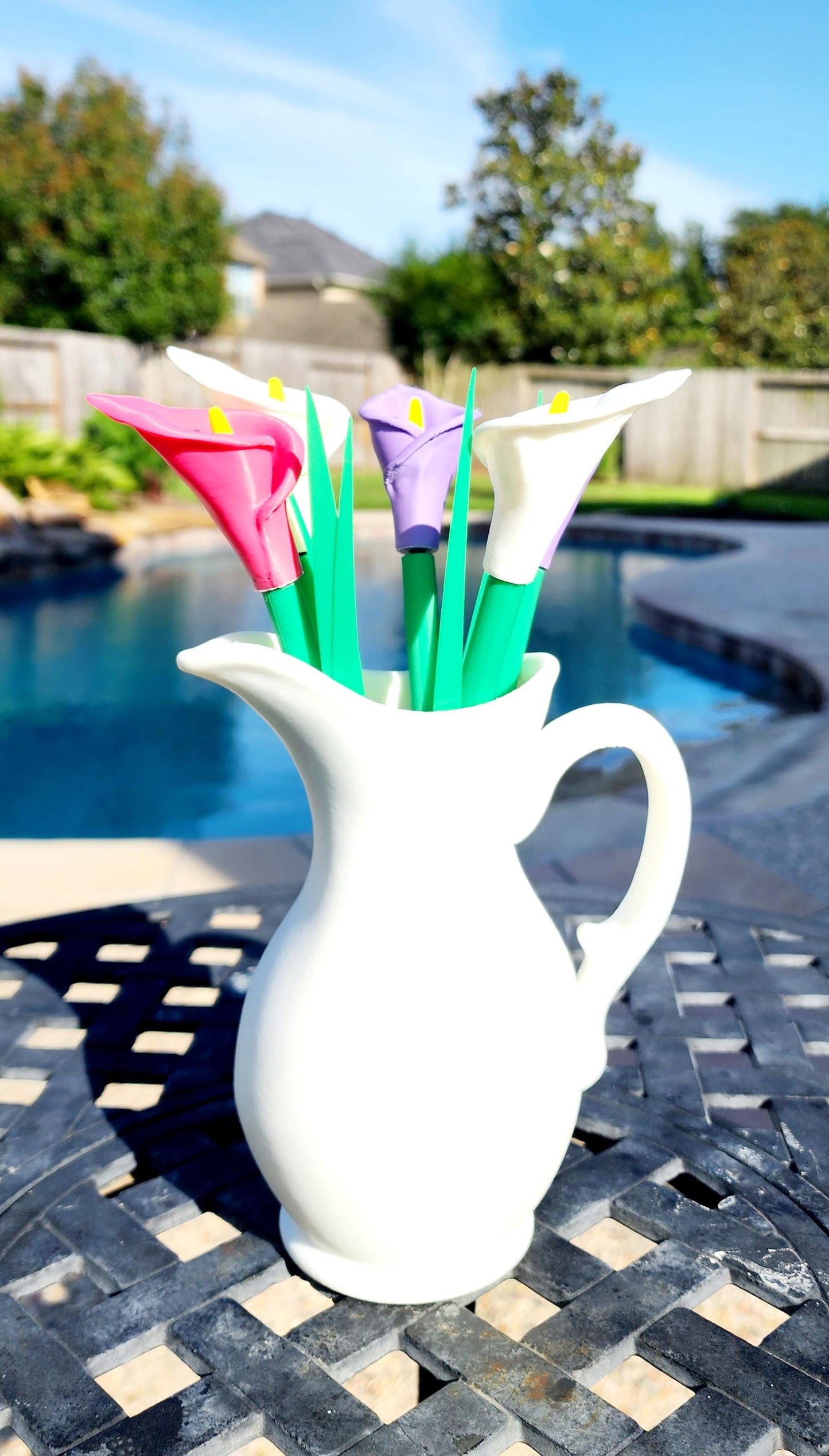 3D Printed Calla Lily Pen and Bookmark Set in Vase - Handmade Floral Desk Decor - Unique Gift for Teachers, Writers & Garden Lovers