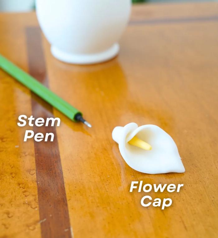 3D Printed Calla Lily Pen and Bookmark Set in Vase - Handmade Floral Desk Decor - Unique Gift for Teachers, Writers & Garden Lovers