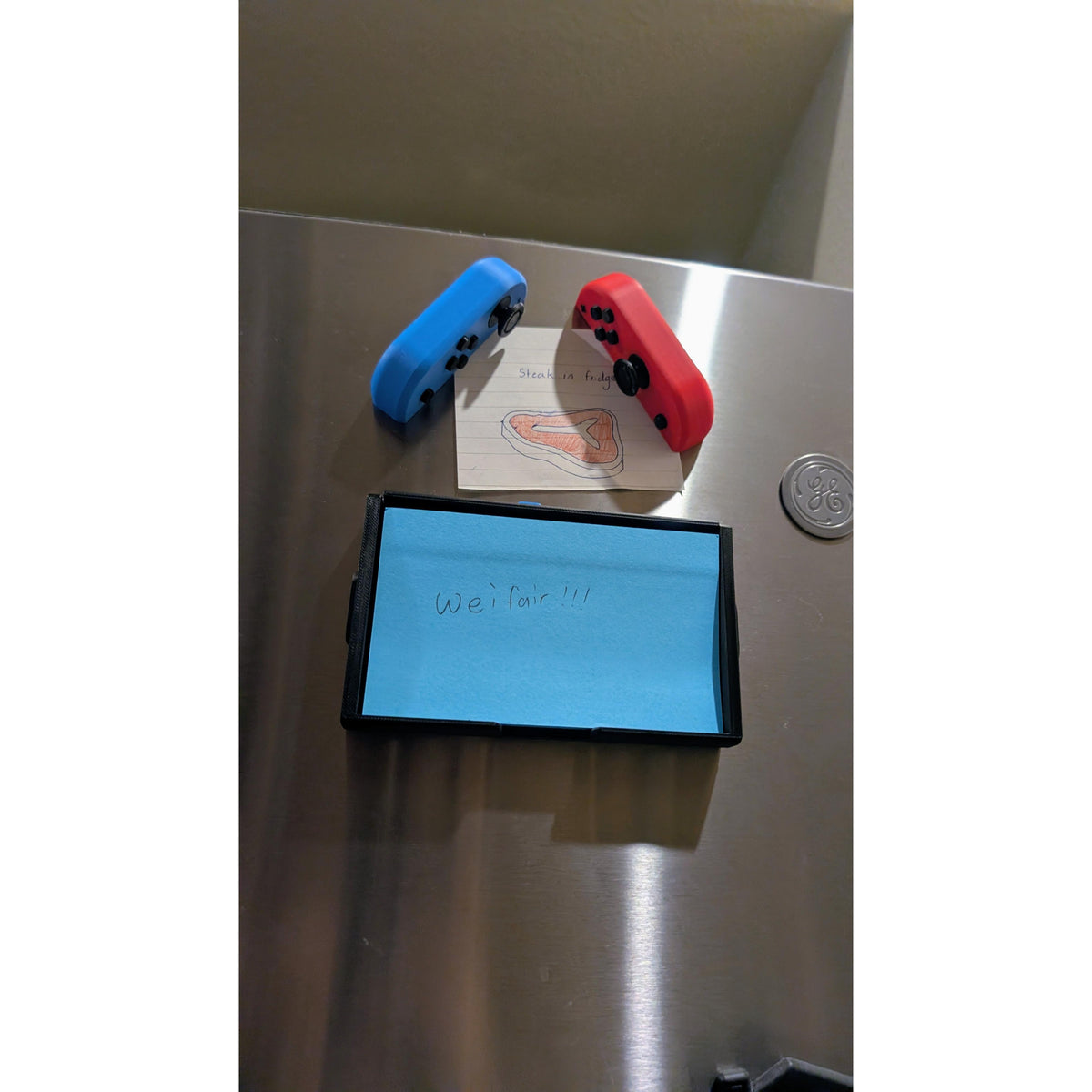 Controller-style magnetic sticky note 3D printed holder, view 7