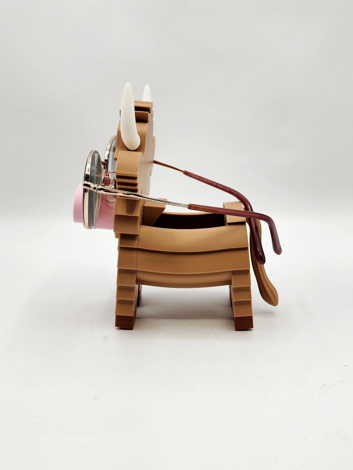 Highland Cow 3D printed eyeglasses holder, view 3