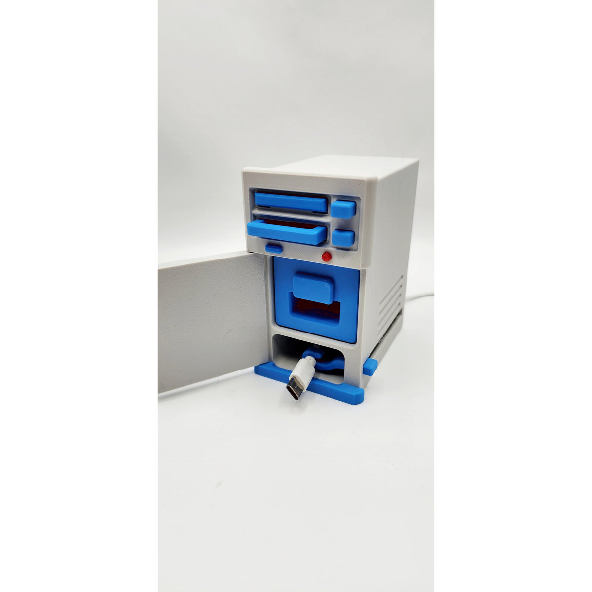Retro 90s PC 3D printed desk organizer, view 6